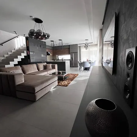 Glam Villa Mogyorod