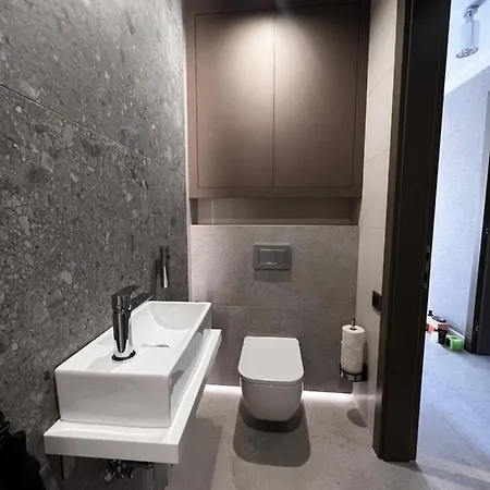 Glam Hotel