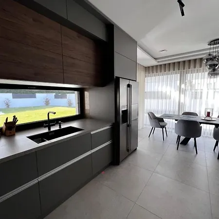 Villa Glam Mogyorod