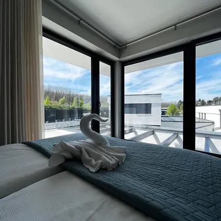 Glam Villa