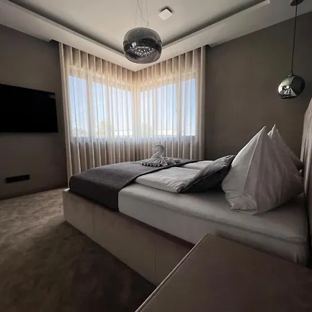 Hotel Glam *